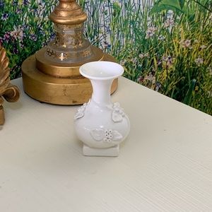 Global views vase